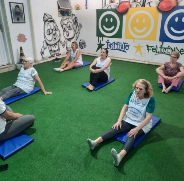 MOVIMENTO SAUDÁVEL – OFICINAS DE DANÇA FITNESS